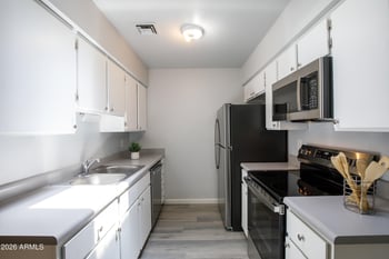 9020 W Highland Ave #115, Phoenix, AZ 85037