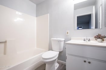 9020 W Highland Ave #115, Phoenix, AZ 85037