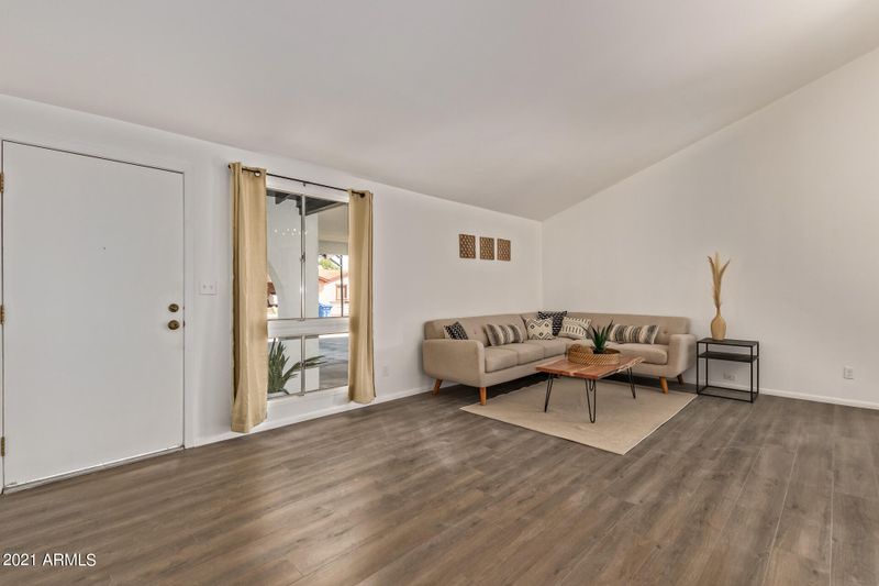 9021 W Whitton Ave, Phoenix, AZ 85037