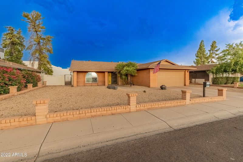 9023 N 48th Ave, Glendale, AZ 85302