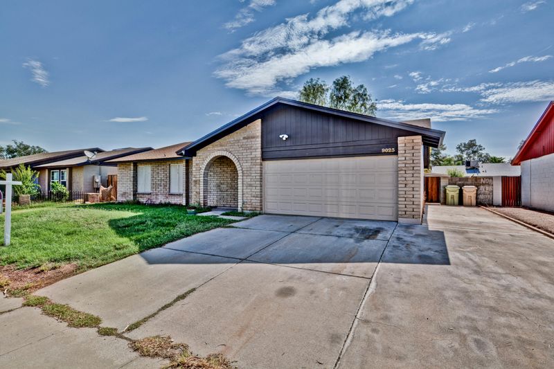 9023 N 63rd Ln, Glendale, AZ 85302