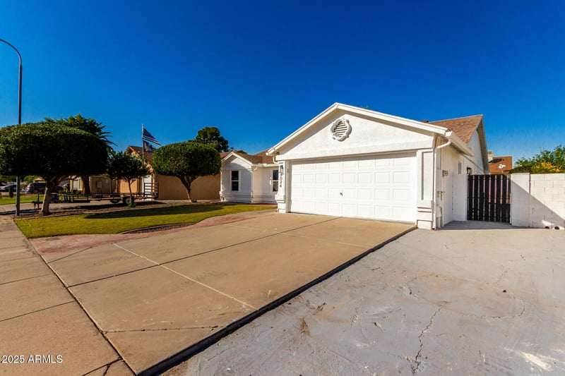 9024 Granada Rd, Phoenix, AZ 85037