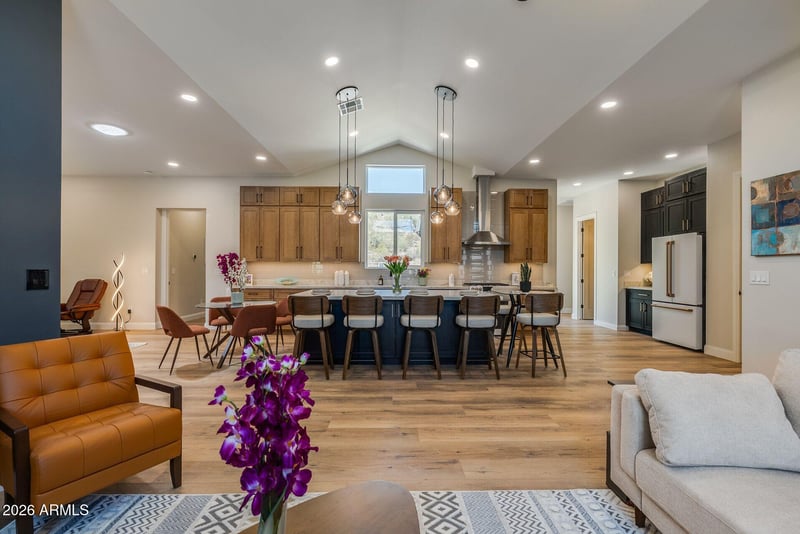 9024 28th St, Phoenix, AZ 85028