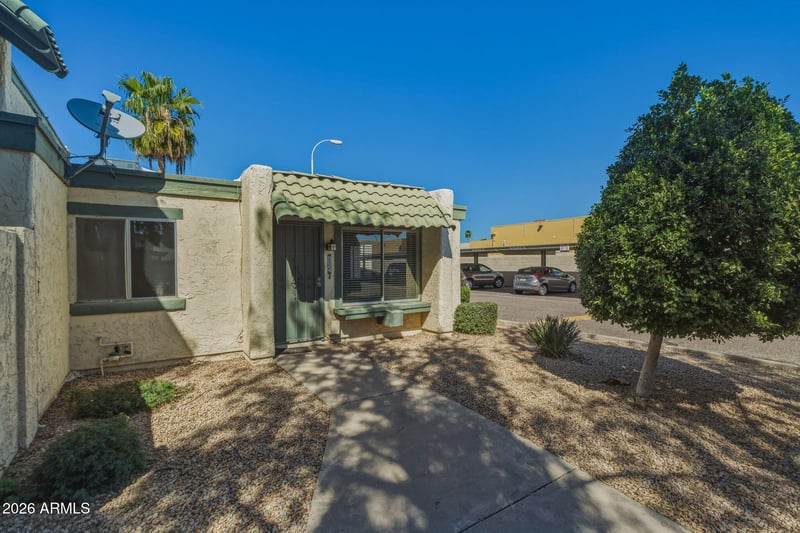 9024 N 51st Ln, Glendale, AZ 85302
