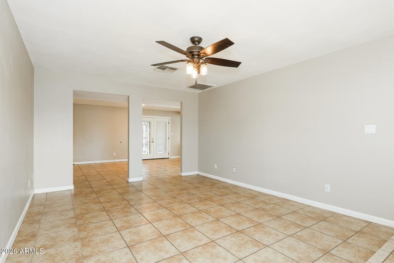 9025 W Mackenzie Dr, Phoenix, AZ 85037