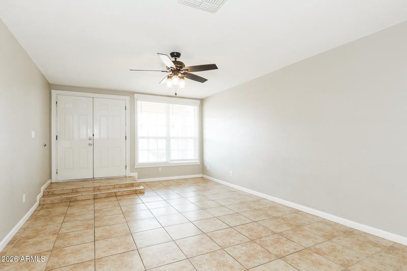 9025 W Mackenzie Dr, Phoenix, AZ 85037