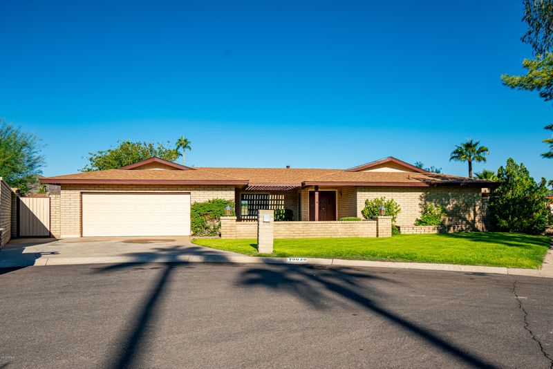 9026 N Cobre Dr, Phoenix, AZ 85028