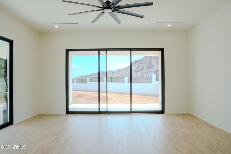 9027 19th St, Phoenix, AZ 85042