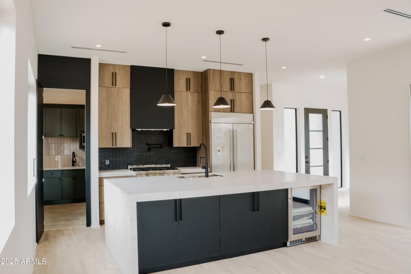 9027 19th St, Phoenix, AZ 85042
