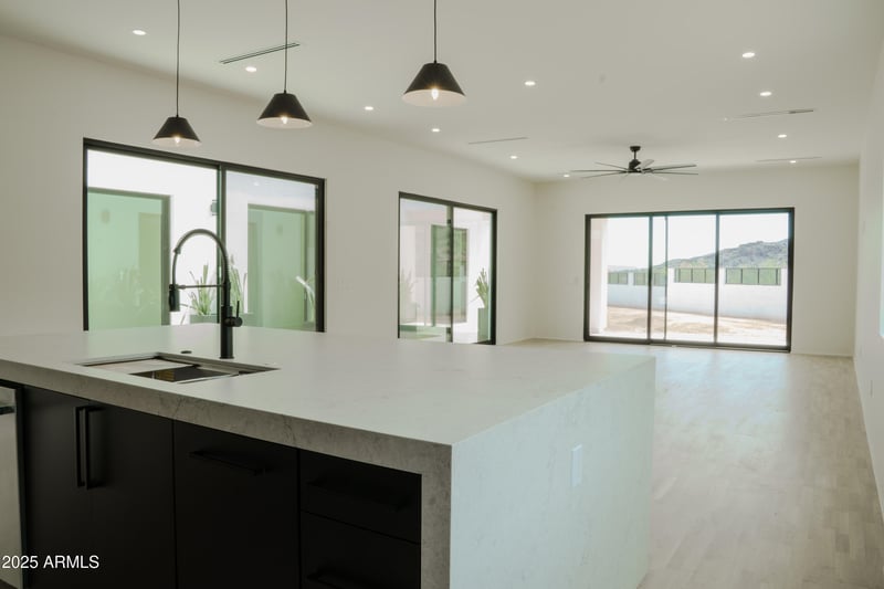 9027 19th St, Phoenix, AZ 85042