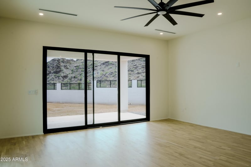 9027 19th St, Phoenix, AZ 85042