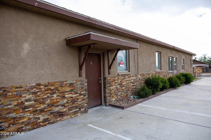 9027 N 11th St, Phoenix, AZ 85020