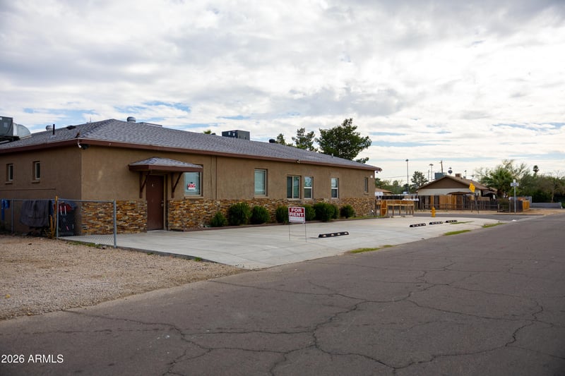 9027 N 11th St, Phoenix, AZ 85020