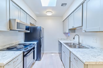 9027 W Elm St #7, Phoenix, AZ 85037