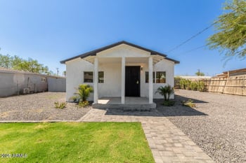 9028 10th St, Phoenix, AZ 85020