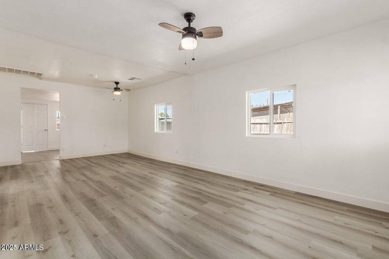 9028 10th St, Phoenix, AZ 85020