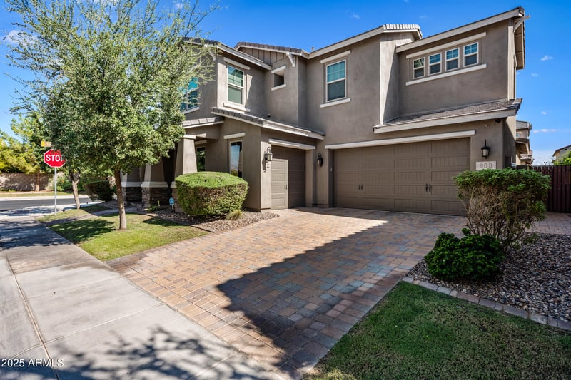 903 Glacier Dr, Chandler, AZ 85248