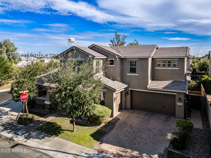 903 Glacier Dr, Chandler, AZ 85248