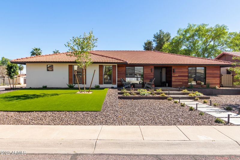 903 W Claremont St, Phoenix, AZ 85013