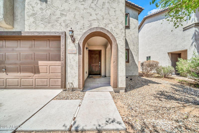 9030 58th Dr, Laveen, AZ 85339