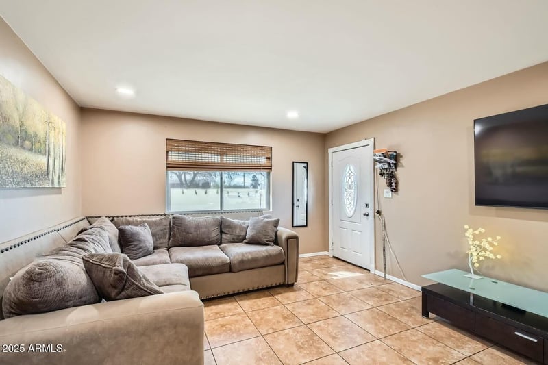 9031 14th St, Phoenix, AZ 85020