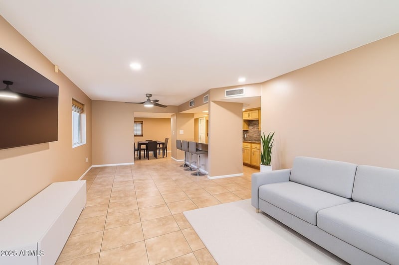 9031 14th St, Phoenix, AZ 85020
