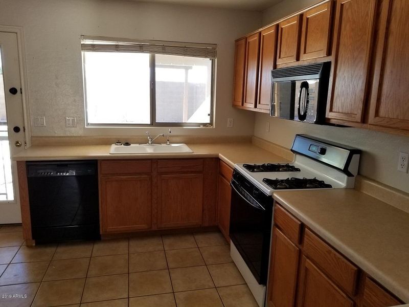 9031 E Fox St, Mesa, AZ 85207