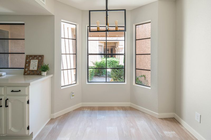 9031 E Winchcomb Dr, Scottsdale, AZ 85260