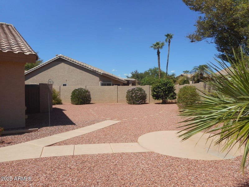9031 Taro Ln, Peoria, AZ 85382