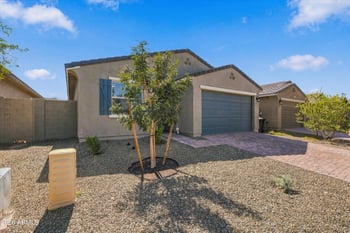 9033 W Agora Ln, Tolleson, AZ 85353