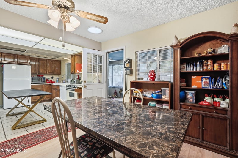 9034 38th Dr, Phoenix, AZ 85051