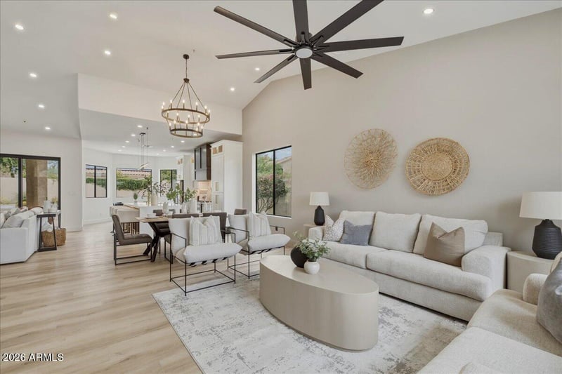 9034 E Helm Dr, Scottsdale, AZ 85260