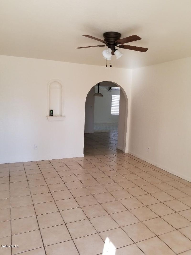 9034 N 63 Dr, Glendale, AZ 85302