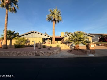 9037 Arroya Grande Dr, Phoenix, AZ 85028