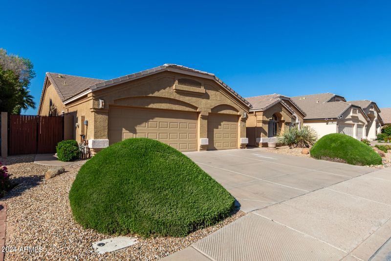 904 E Constitution Dr, Gilbert, AZ 85296
