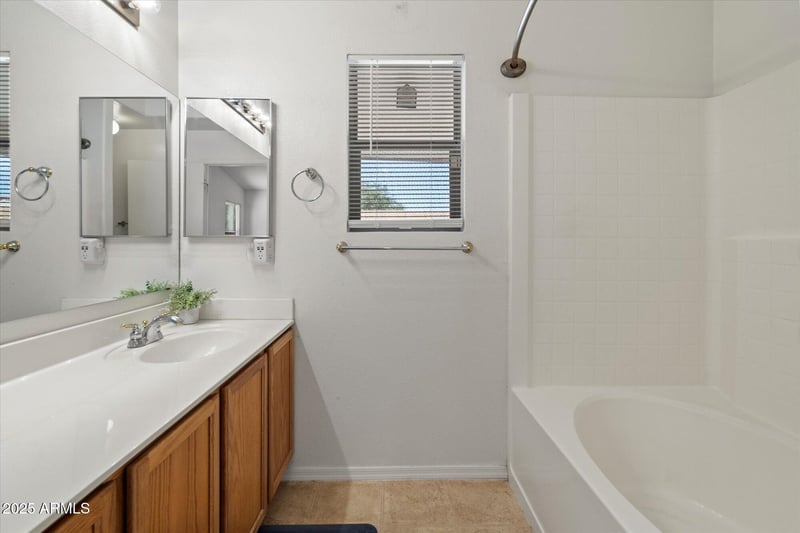 9040 Deanna Dr, Peoria, AZ 85382