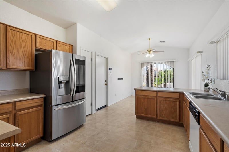 9040 Deanna Dr, Peoria, AZ 85382