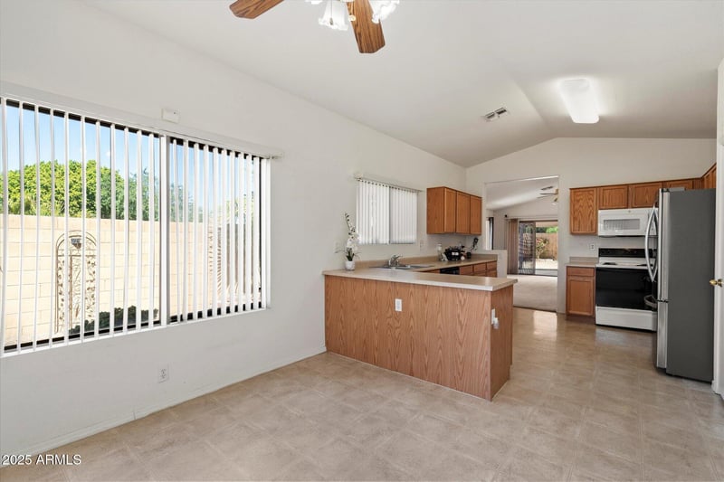 9040 Deanna Dr, Peoria, AZ 85382