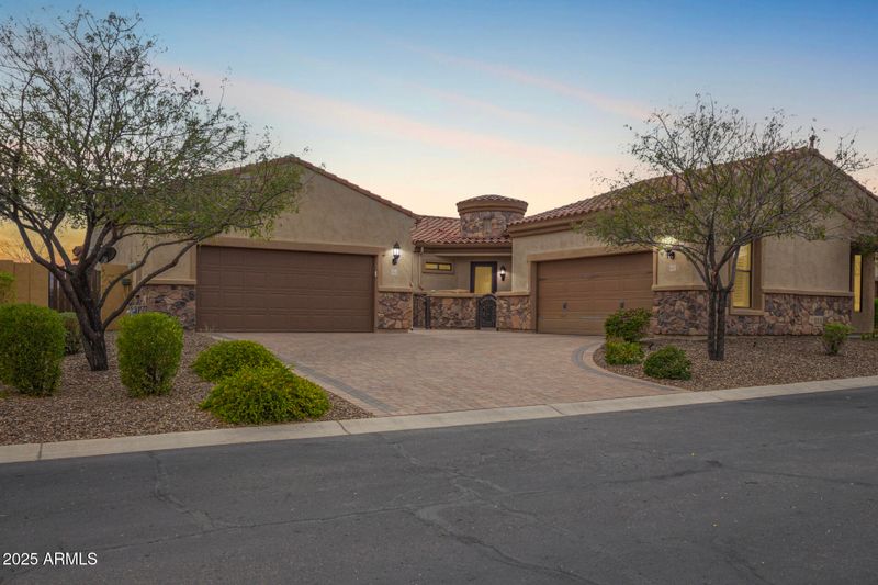 9041 E Ivyglen Cir, Mesa, AZ 85207
