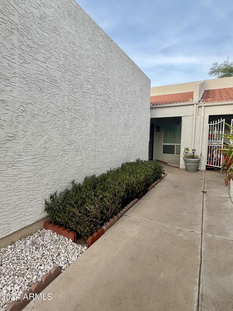 9041 N 47th Ln, Glendale, AZ 85302