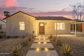 9042 3rd Ave, Phoenix, AZ 85021