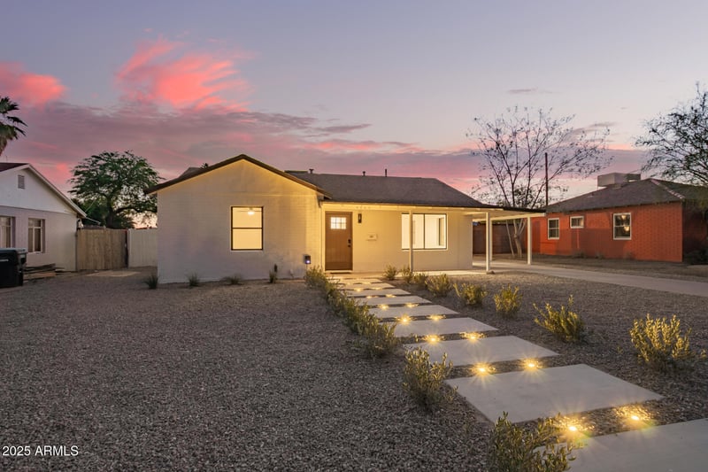 9042 3rd Ave, Phoenix, AZ 85021