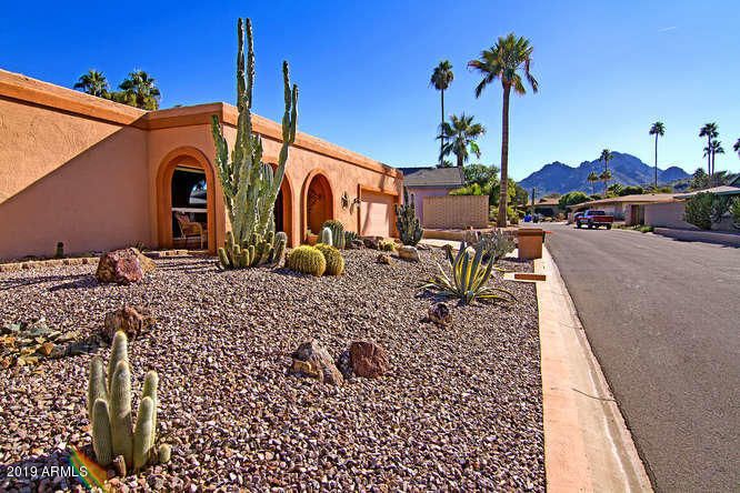 9043 N Arroya Grande Dr, Phoenix, AZ 85028