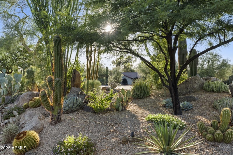 9045 E Lazywood Pl, Carefree, AZ 85377