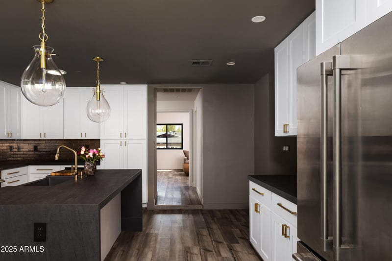 9046 28th St, Phoenix, AZ 85028