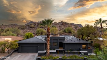 9046 28th St, Phoenix, AZ 85028
