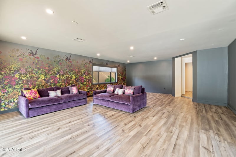 9046 28th St, Phoenix, AZ 85028