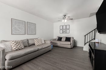 9046 51st Ln, Glendale, AZ 85302