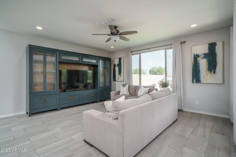 9046 San Miguel Ave, Glendale, AZ 85305