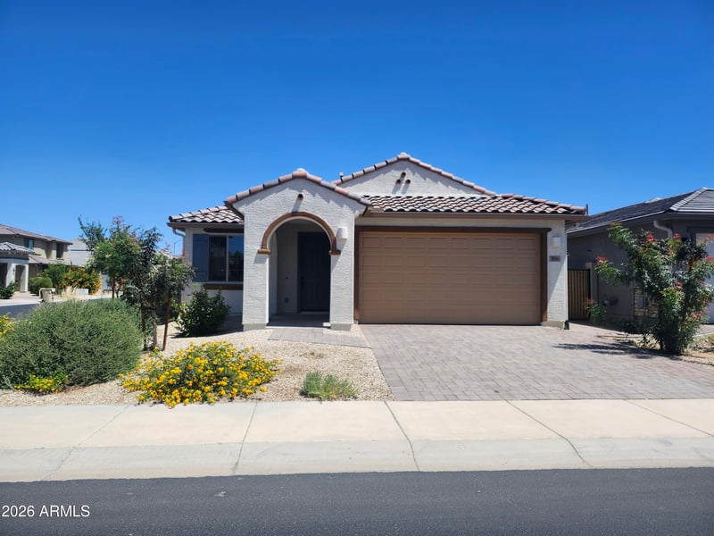 9046 W Luke Ave, Glendale, AZ 85305